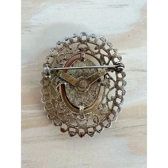 Vintage Cameo Brooch  - Picture 2 of 5